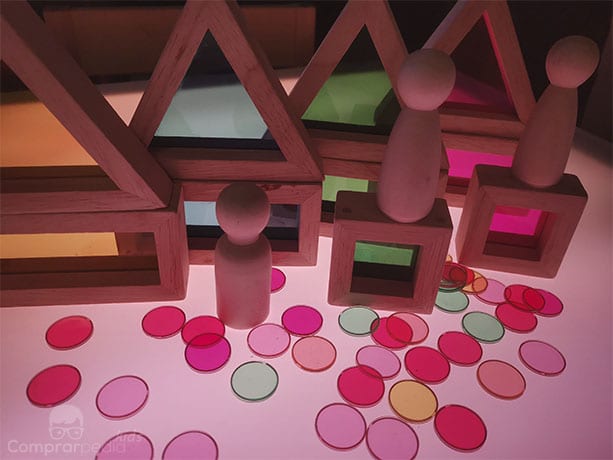 Que-LED-es-mejor-para-una-mesa-de-luz-Montessori 1