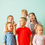 Cantar a los niños: Una actividad llena de beneficios